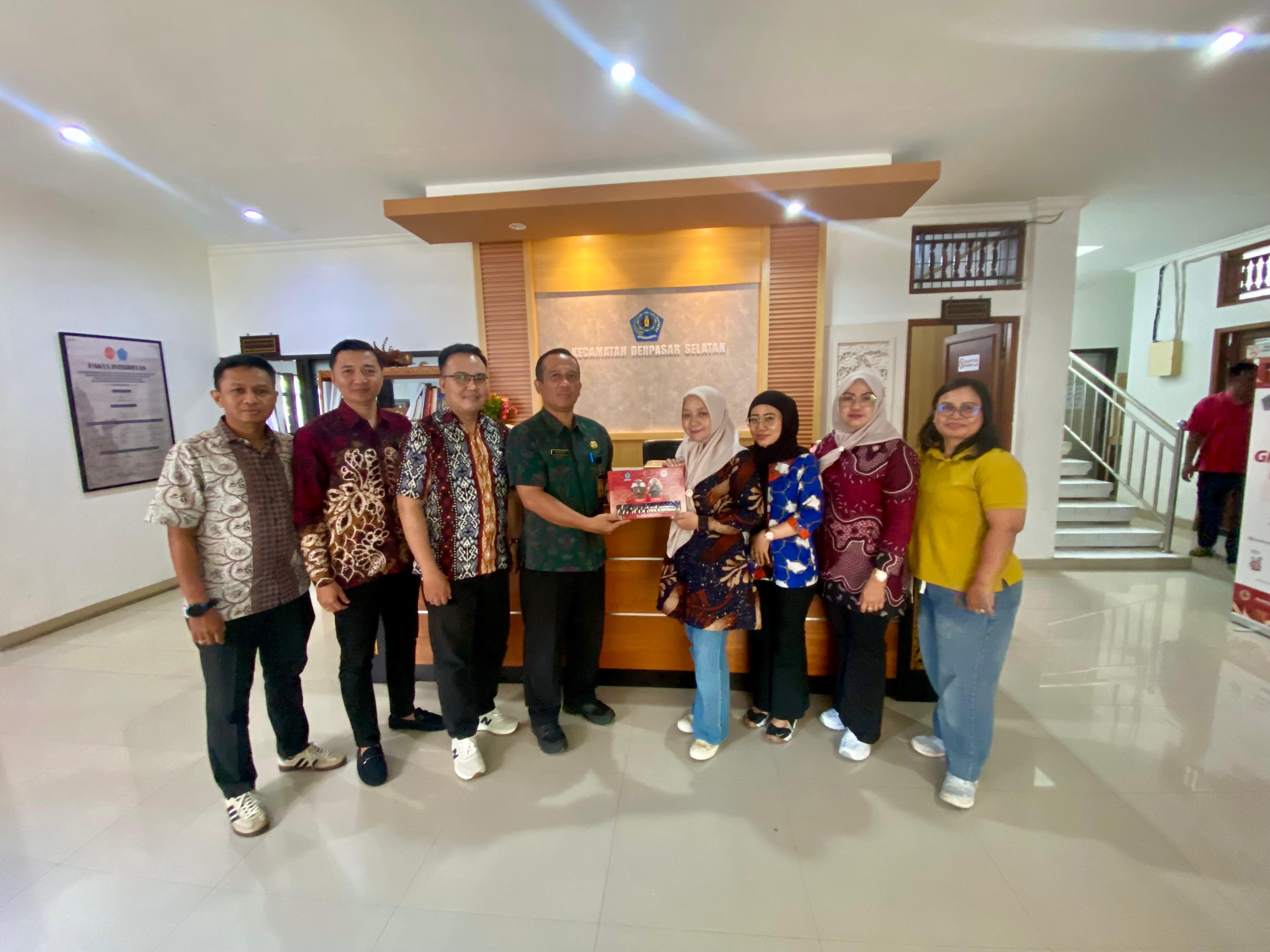 Kunjungan Kerja Kecamatan Samarinda ke Kecamatan Denpasar Selatan Tentang Perencanaan dan Pengelolaan Keuangan di Pemerintahan Kecamatan
